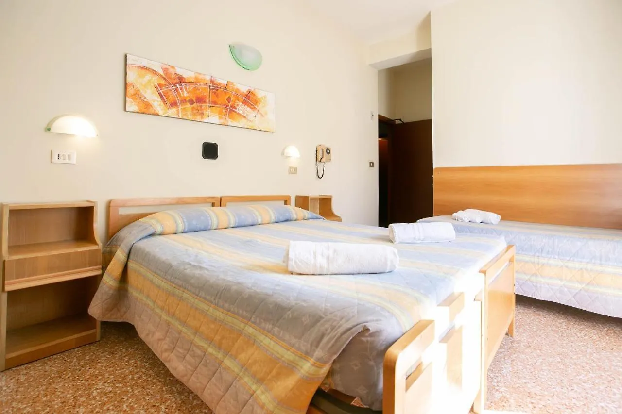 Hotel Ischia Rimini 2*,
