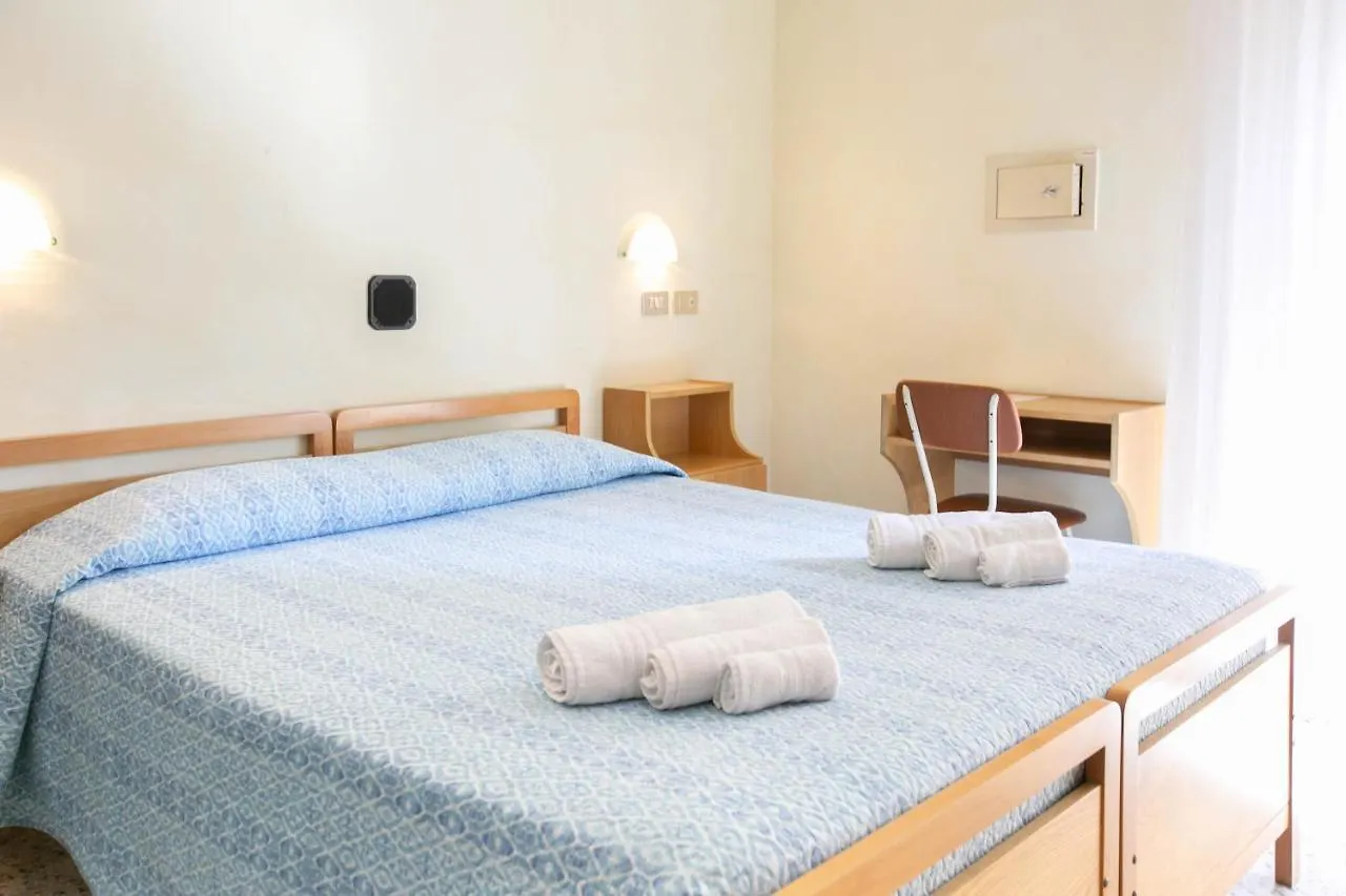 Hotel Ischia Римини