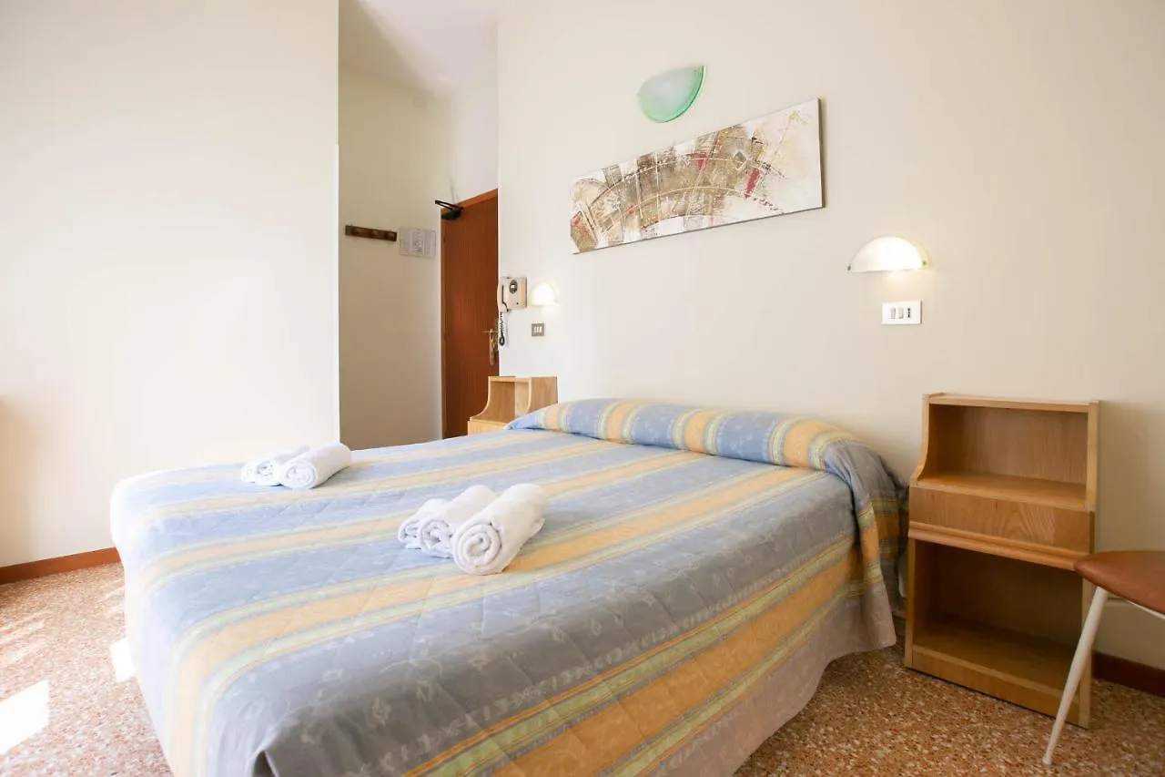Hotel Ischia Rimini 2*,